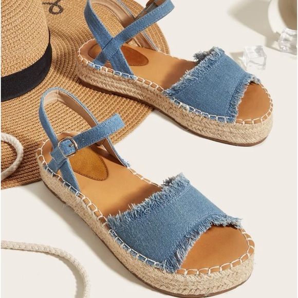 Sandals - Picture 4 of 5